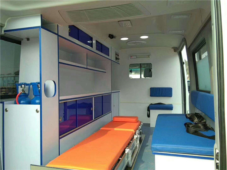 依维柯新款A50救护车（转运型）
