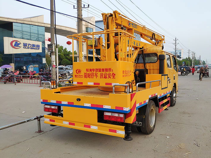 东风多利卡高空作业车